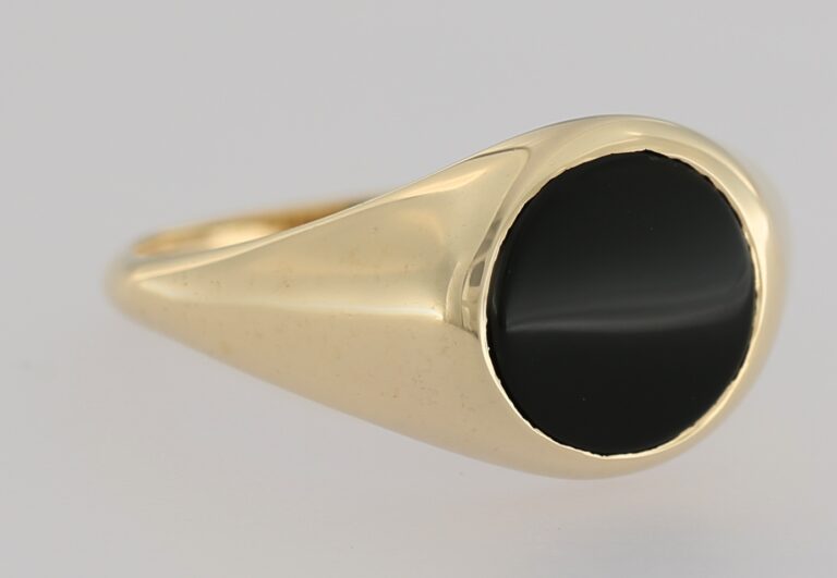 9CT Gold Gents Black Onyx Ring