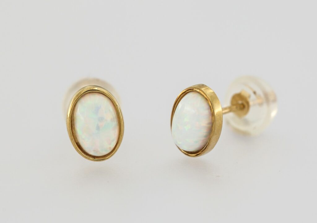 9CT Gold Opal Stud Earring