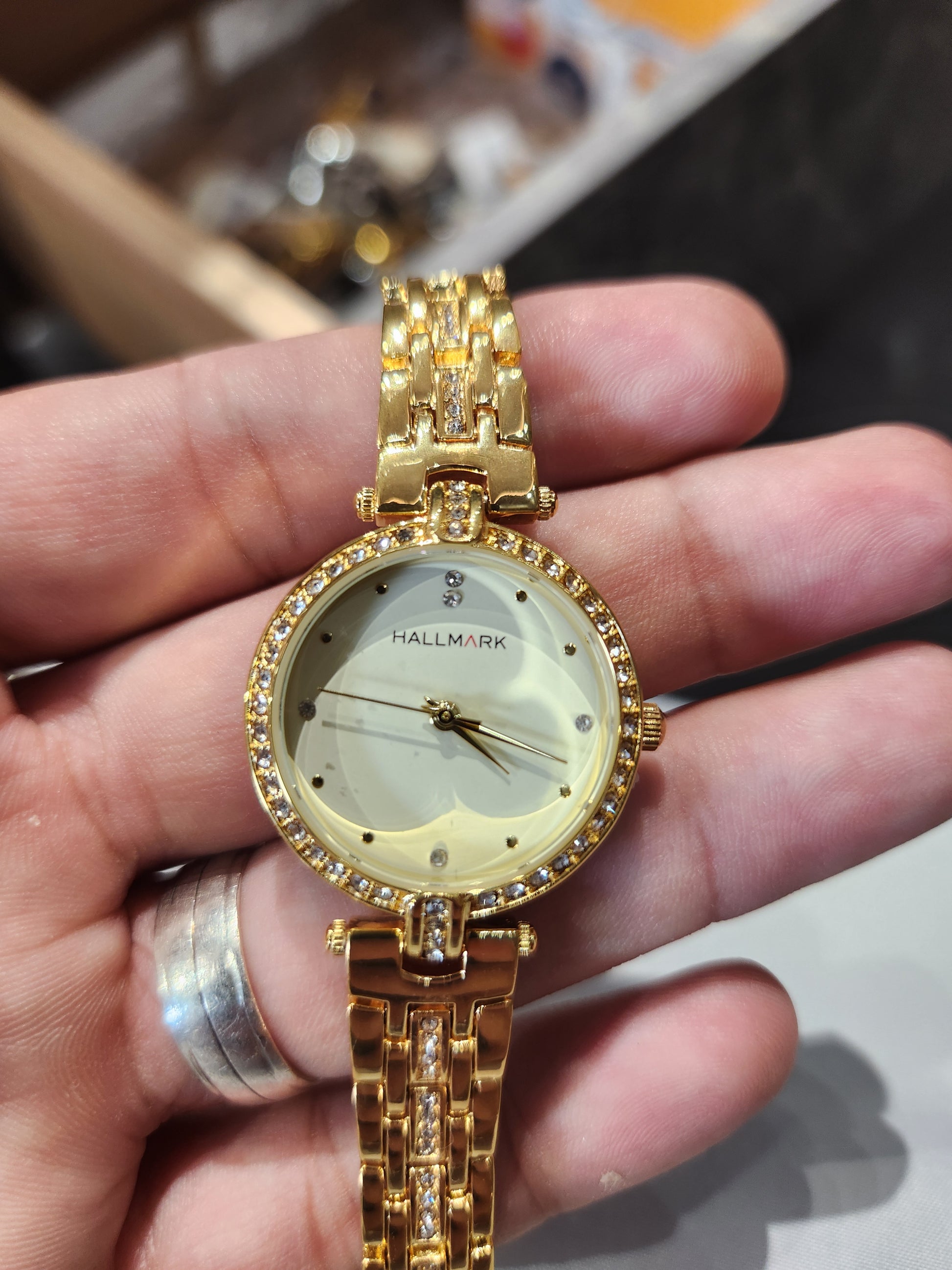 Hallmark Ladies Gold HA1517C