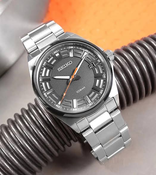 Seiko Quartz SUR507P1