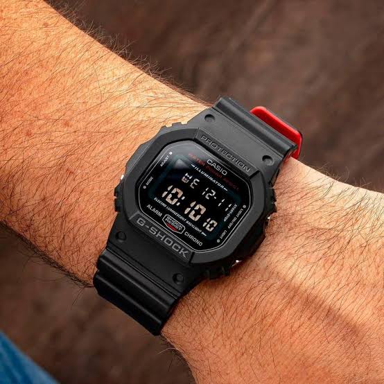 Casio G-shock DW-5600UHR-1ADR